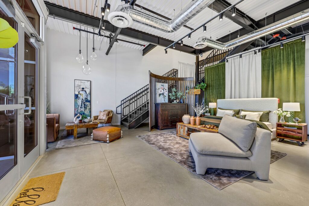 The House of Vegas warehouse and showroom, photo 3